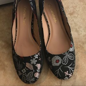 Floral print heel